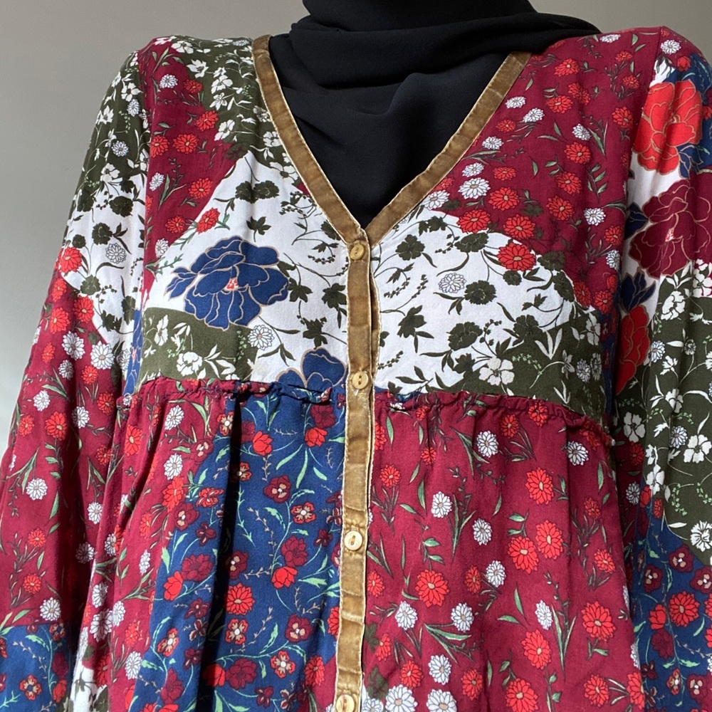 Women’s Zara Floral V-Neck Top